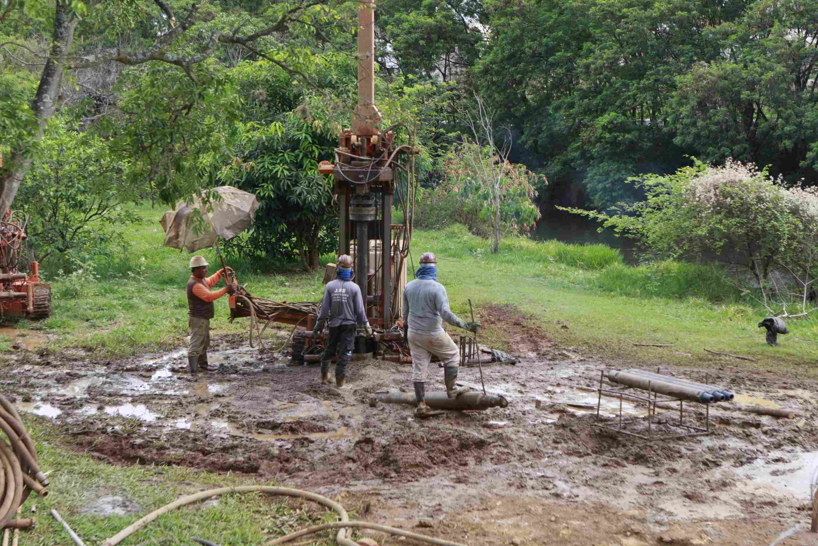 Uberlândia: fundação da ponte dos Mognos, sobre o rio Uberabinha, é iniciada