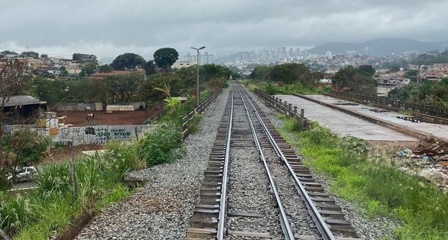 Autoridades visitam trecho da linha 2 do metrô de Belo Horizonte