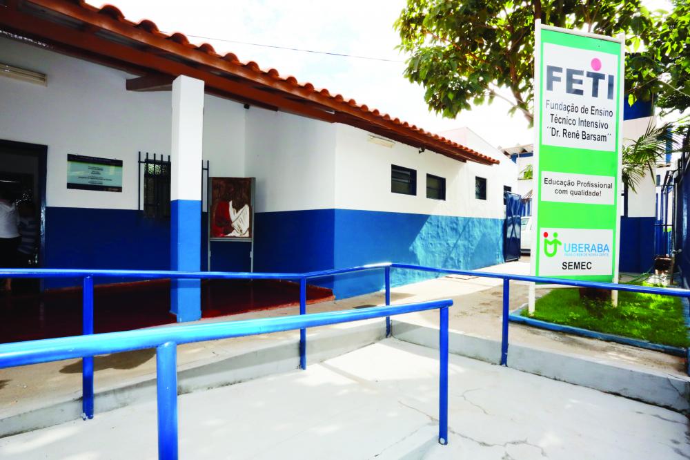 Uberaba: FETI abre concurso público